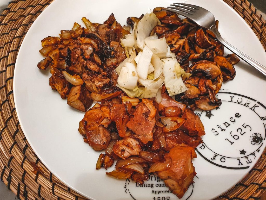 Sauté de dinde et foie de lapin aux champignons Gourmicom